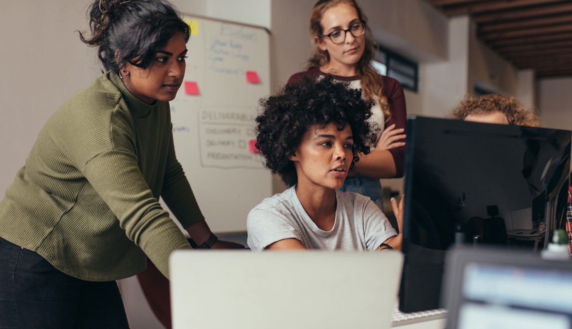 Formazione gratuita per nuove competenze digitali: Inclusione Donna e IBM SkillsBuild iniziano dalla Cybersecurity